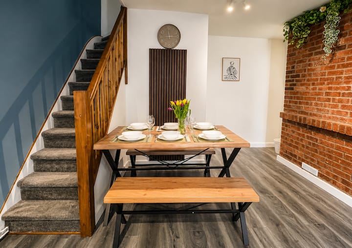 Poole 3br House Sleeps 8 | Near Sandbanks - 伯恩茅斯