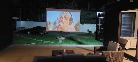 Successful Airbnb property: Luxury Container, Fogata, BBQ, Cinema, Nature in Fusagasugá