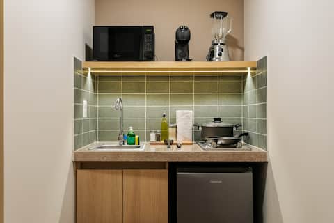 Top performing Airbnb: Downtown Suite with Kitchen in Centro