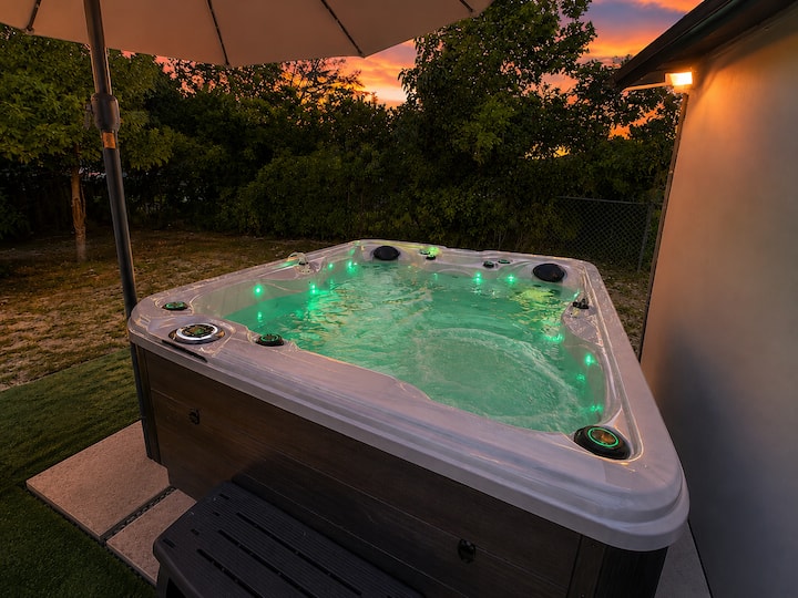 Tropical Cozy Home| Hot Tub| Guests 10| Near Beach - Fort Lauderdale, FL