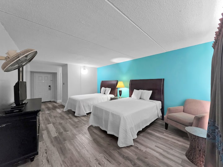 Crystal Palace Resort - Queen Suite - Crystal Beach, TX
