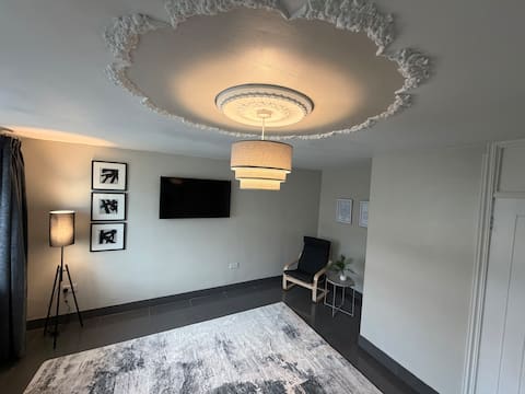 Successful Airbnb property: Liverpool & Everton Fixtures•Now open for bookings in Knowsley