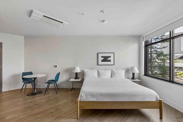 Capitol Hill Seattle | Accessible King Studio - Seattle, WA