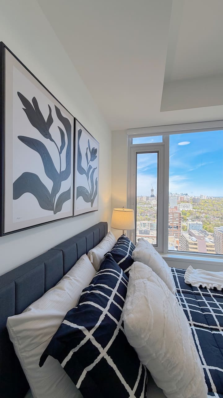 Luxury 2br Downtown Toronto Condo In Yorkville - Toronto