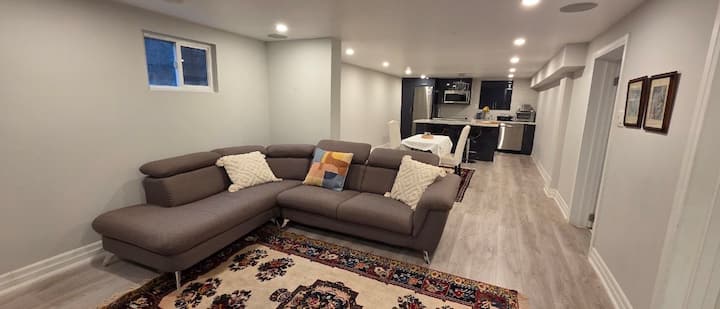 Beautiful Bright Clean, Close To Yonge And Transit - Markham