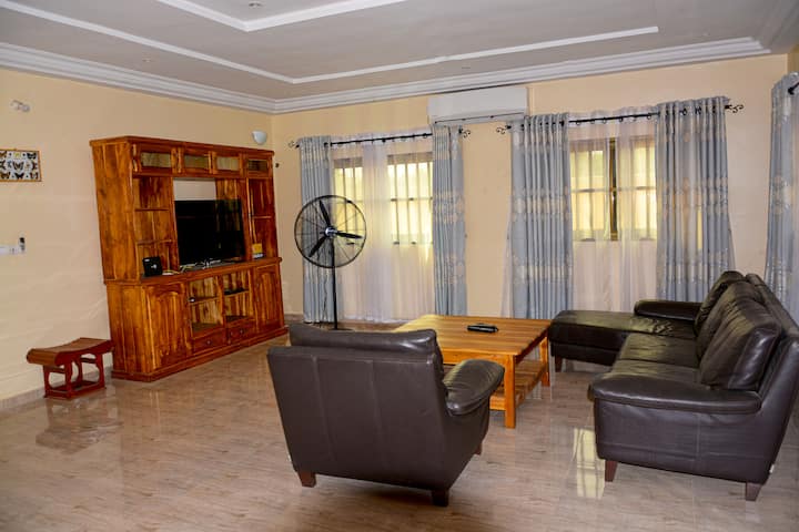 Charmante Villa Moderne Et éLégante De 3 Chambres - Lomé