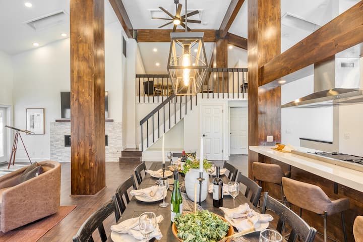 Tahoe Retreat • Hot Tub + Game Room • Near Slopes - Lake Tahoe