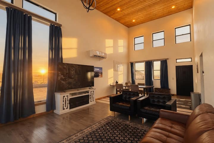 Sierra Foothills Farm Resort - Lake Tulloch, CA