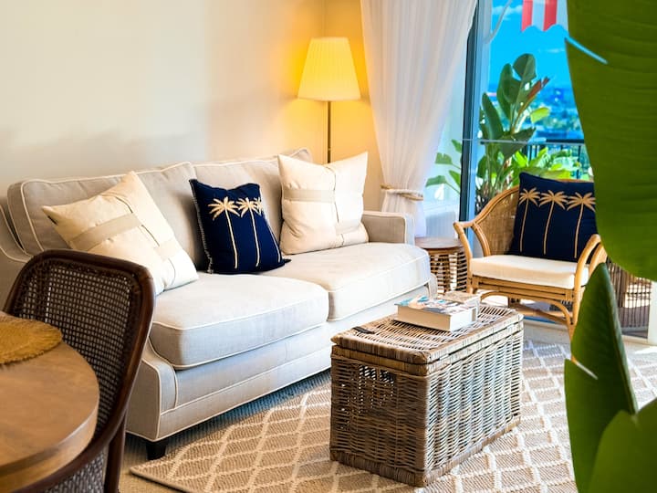 Luxury Apartment Near The Beach-broadbeach End - Gold Coast