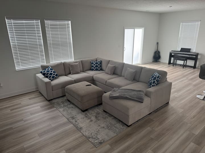 Exquisite Room In A Newly Built House. Quiet Area. - Carmel, IN