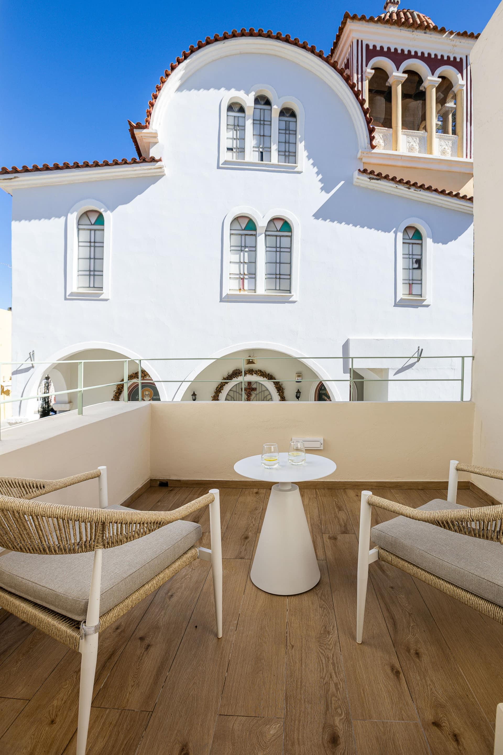 CF Stay, premium Old Town Living under the Castle!