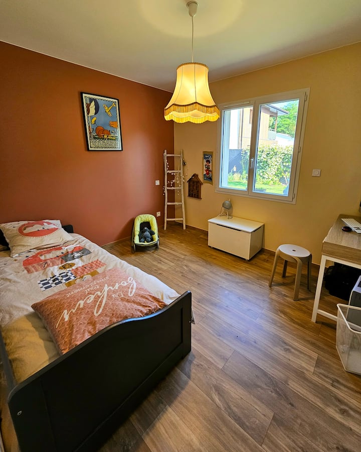 Vitanda vya mtu 2 × 1 na dawati
