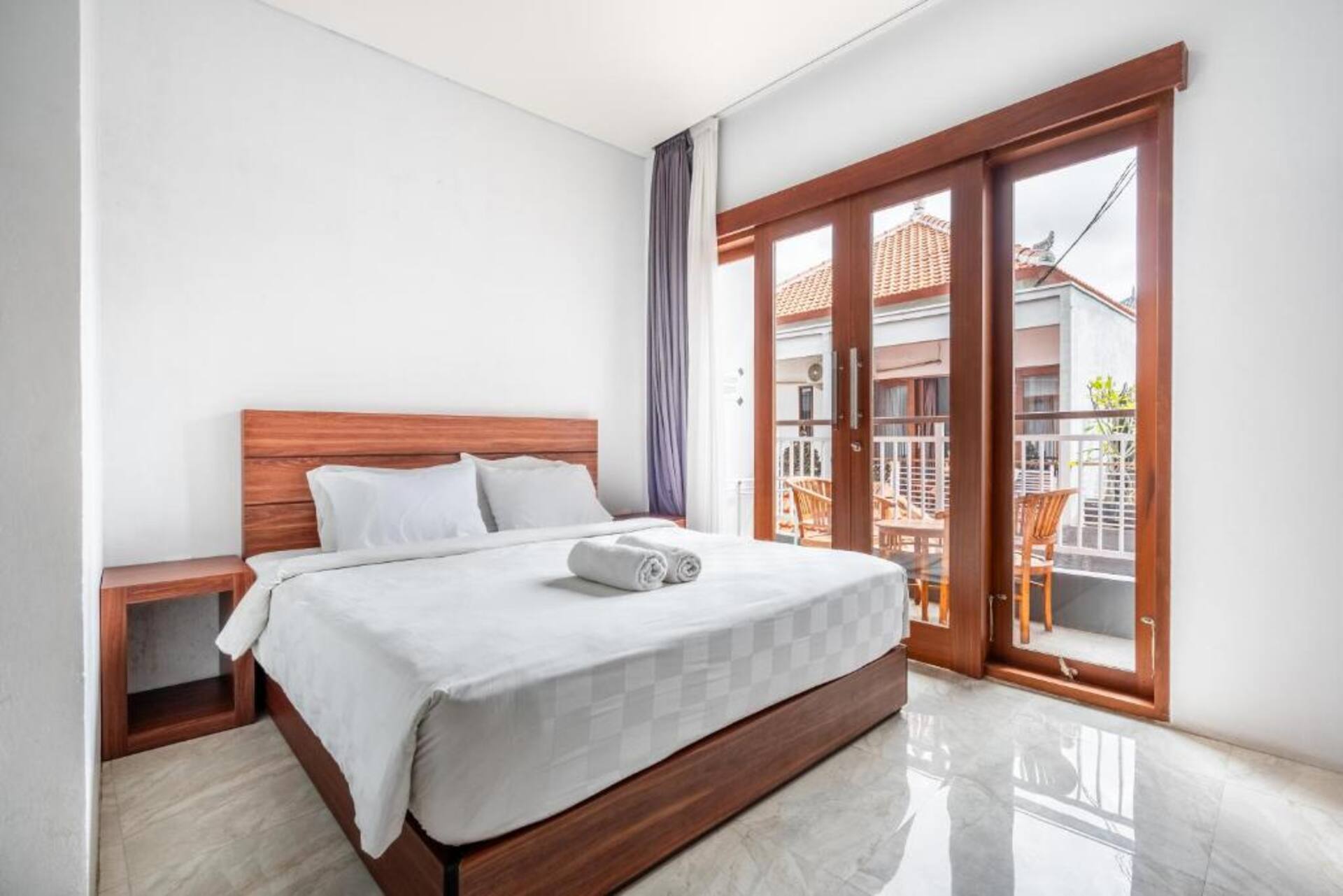 Bright Balcony Deluxe Room in Kuta 2