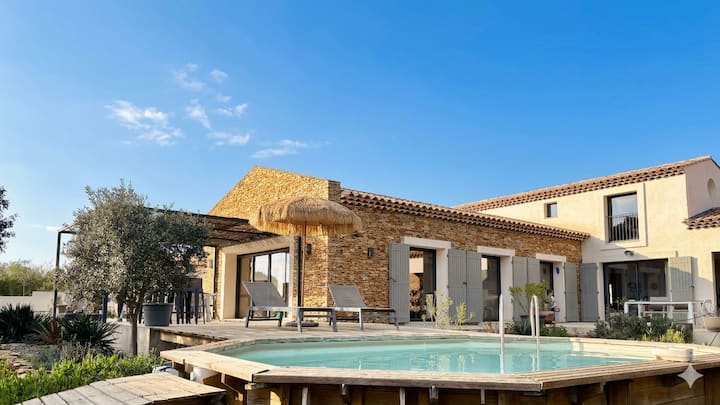 Très Belle Villa Entre Pinède Et Mer En Provence - Cassis