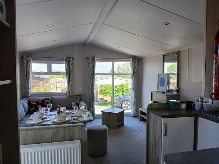 The Cosy Nook - Stunning 2 Bed Home On Quiet Site - Holsworthy