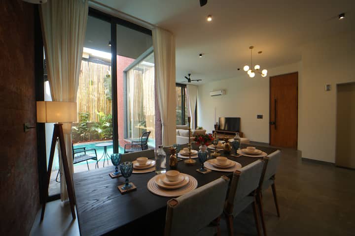 Dining area image 2