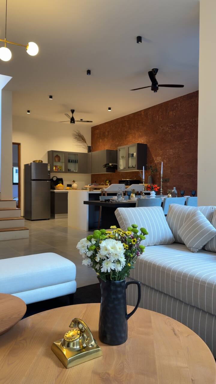 Living room image 1