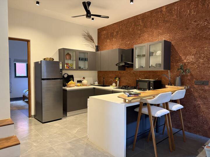 Full kitchen image 1