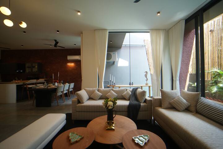 Living room image 6