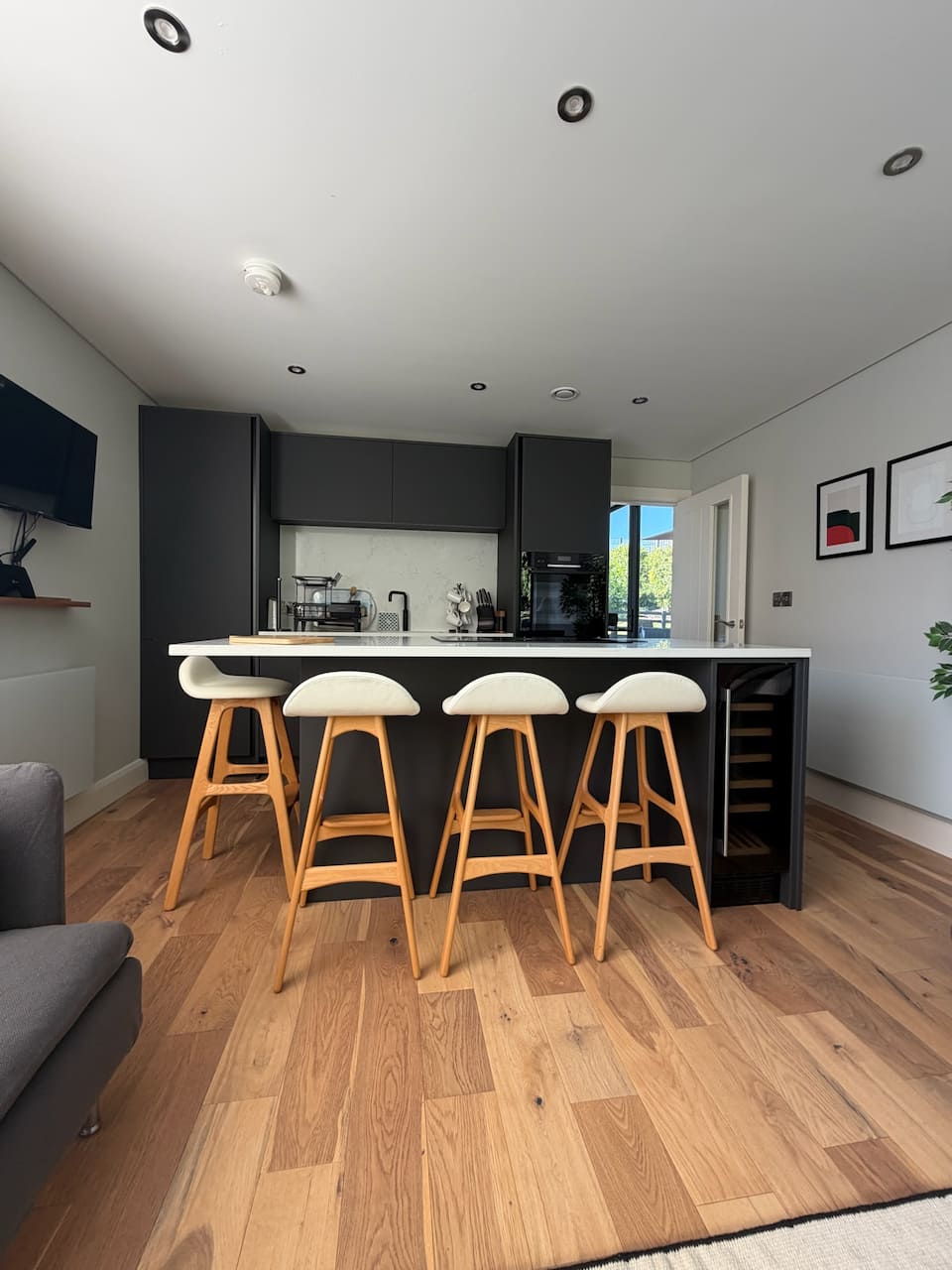 Willow Wharf, a floating home on the Thames, Chertsey, Surrey, United Kingdom, photo 7 of 10