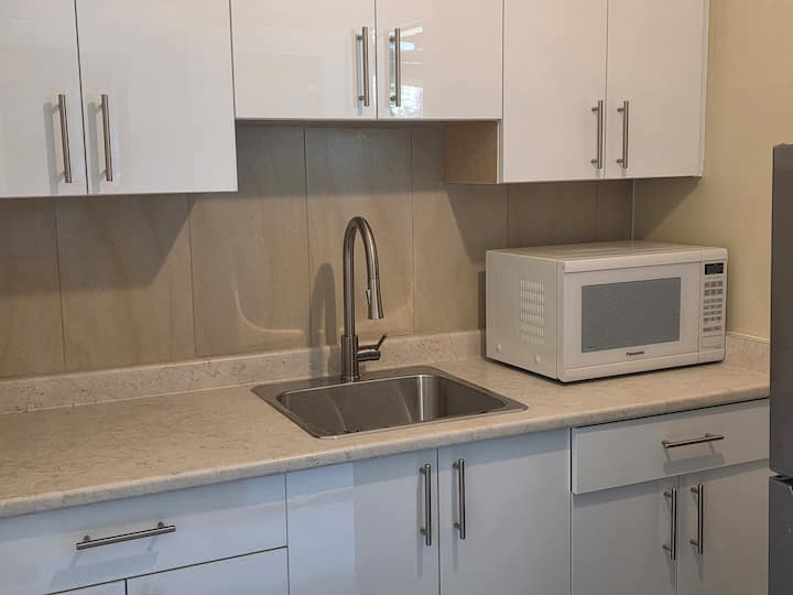 Master Bedroom Ensuite - White Rock