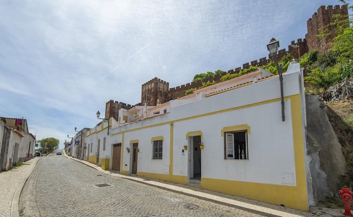 B103 - Castle Way Silves Townhouse - Silves