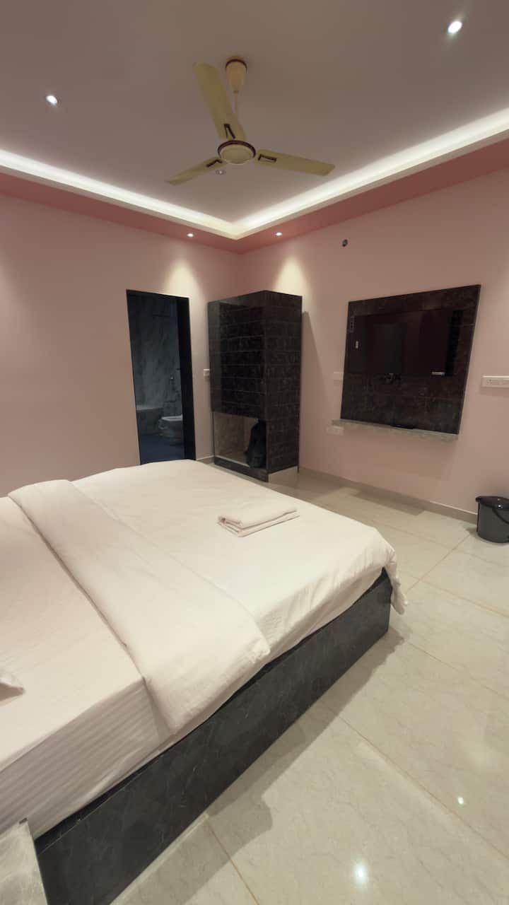 Bedroom 2 image 2