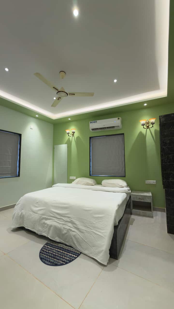 Bedroom 3 image 1
