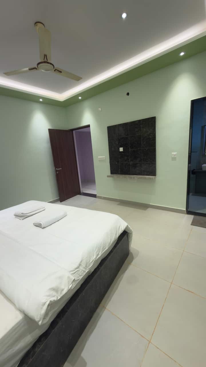 Bedroom 3 image 2