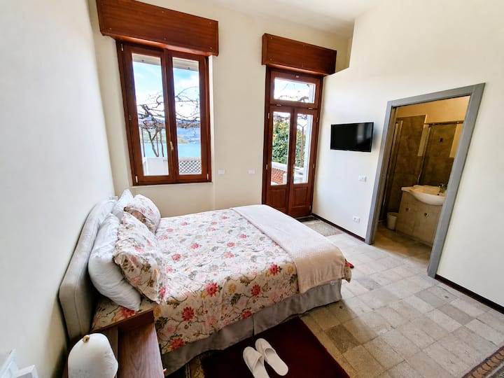 Bab Apartments Tavernola - דירת סטודיו עם מרפסת - Iseo