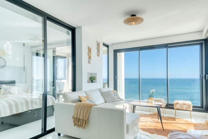 Aguamarina Luxurious Frontline Beach Penthouse - Mijas