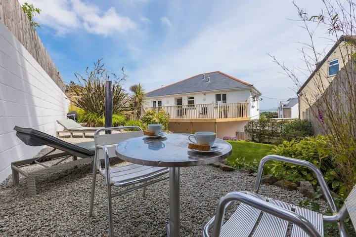 Beachcomber-carbis Bay–dog Friendly-sea Views - Carbis Bay