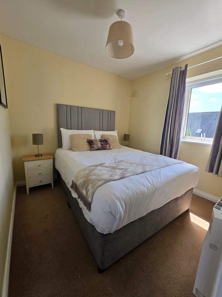 Smart Stay -Budget One Bed Apt-fantastic Location - Galway