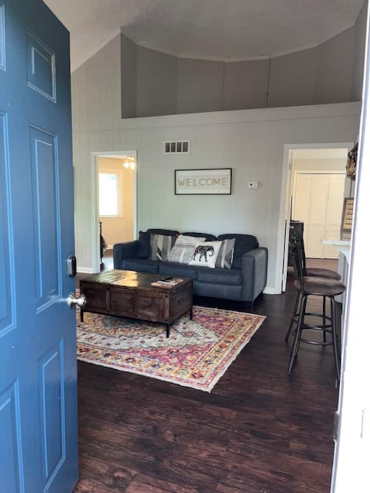 The Round House 2 Bedroom - Flowery Branch, GA