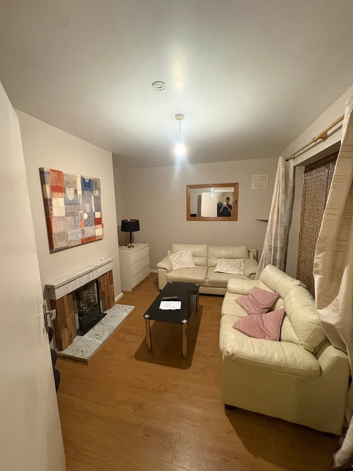 2 Bedroom House In A Very Good Location In Dublin. - ダブリン