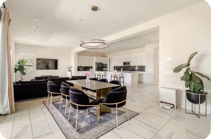 Room In A Beautiful Modern House - Ontario, CA