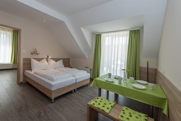 Centrum Apartmanház 5-ös Emeleti Teraszos Apartman - Balatonboglár