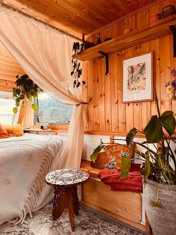 Rustic Boho Caravan Hideaway - Littlehampton