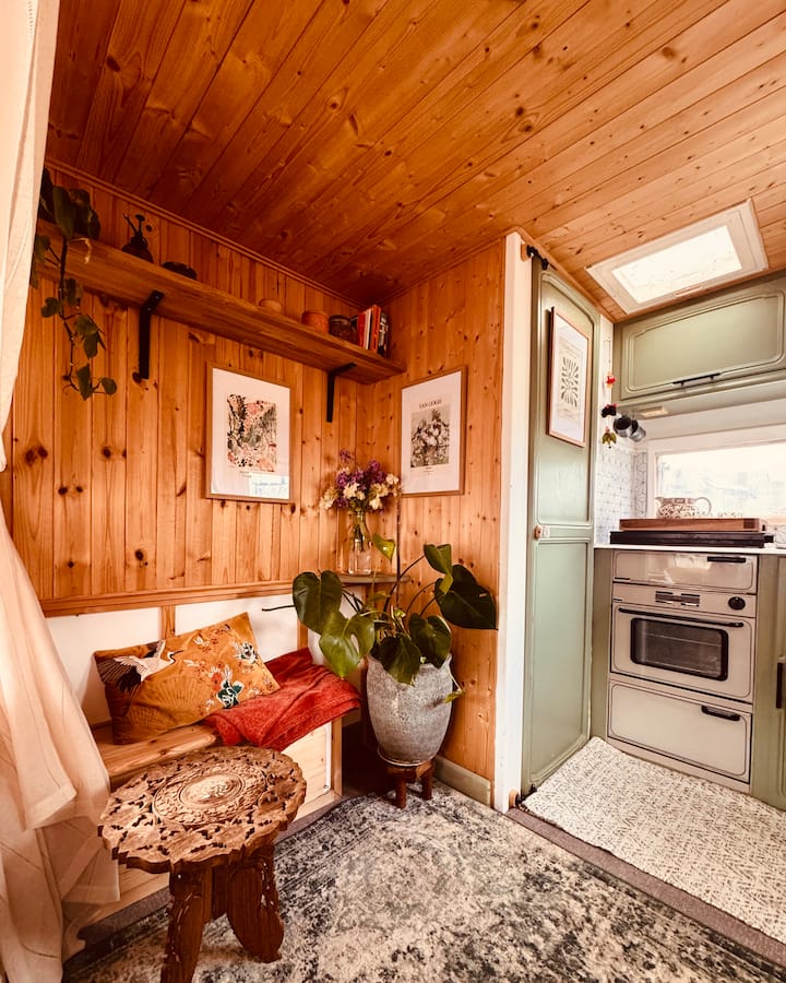 Rustic Boho Caravan Hideaway - Littlehampton