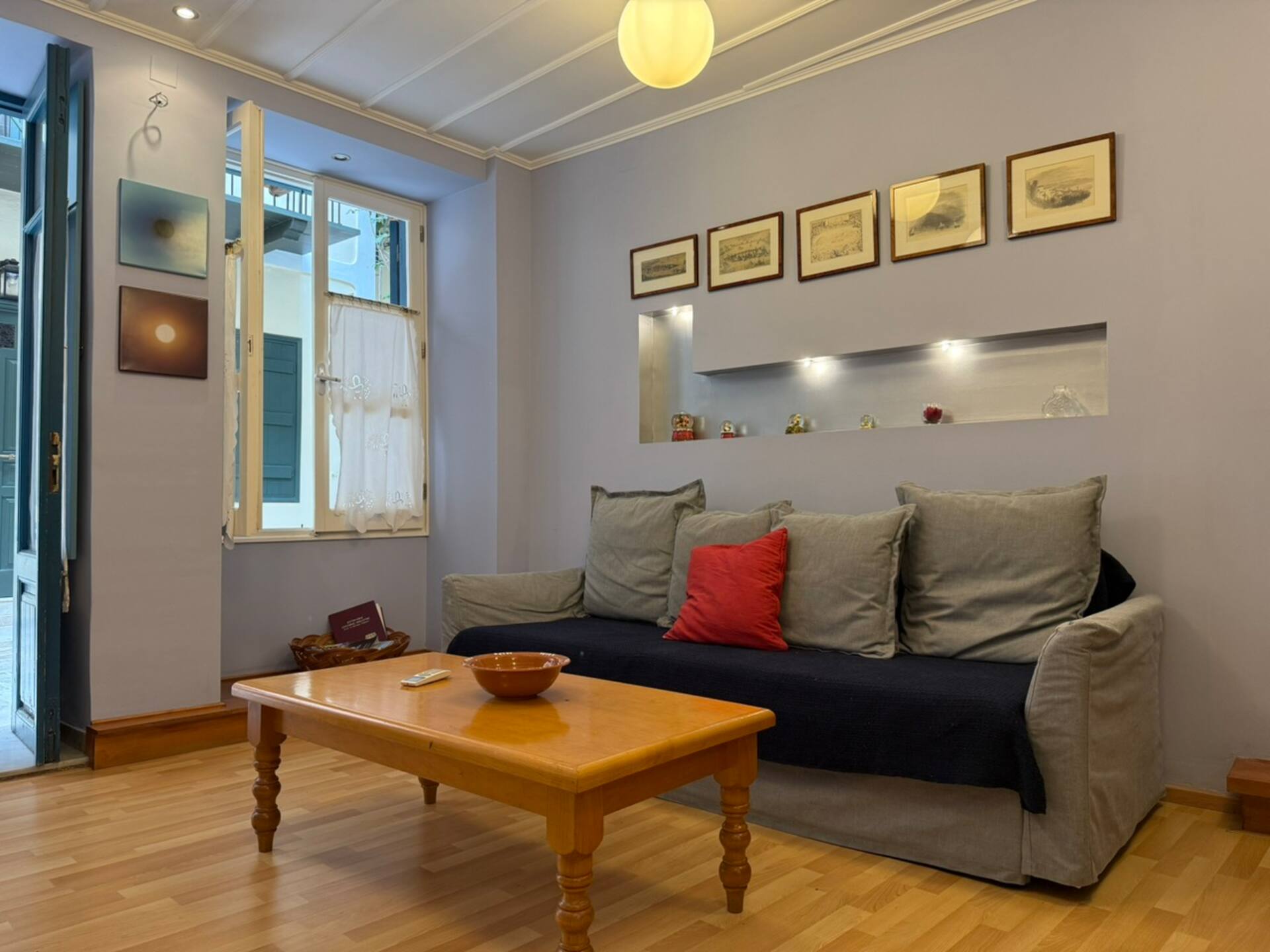 Cheap and chic studio
