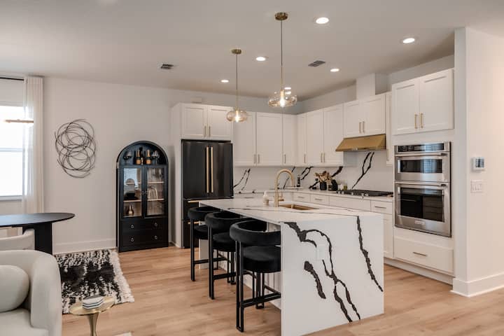 Luxe Family Escape  Modern  Spacious  Disney - 阿勃卡