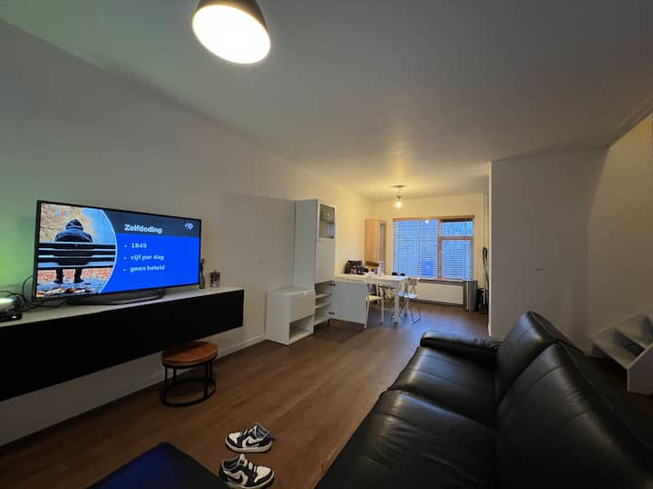 Fully Furnished Family Home With Free Parking - Delft
