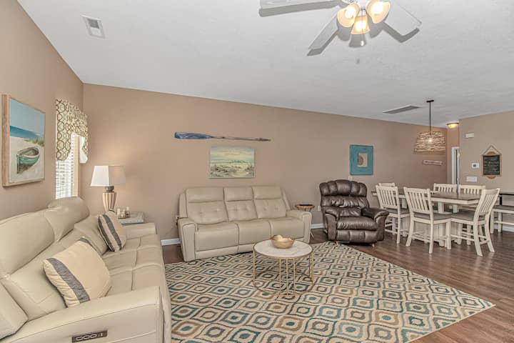 Tpg A 4 Bed 4 Bath Townhouse With Private Pool - Garden City, SC