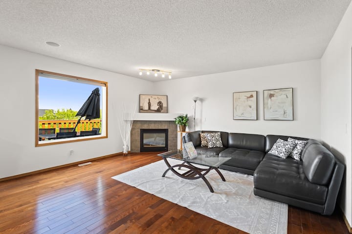 Family 3br 2.5ba | Near Yyc, Banff & Shops - Calgary