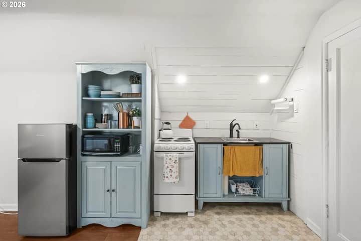 Vintage Cape Cod Suite In The Heart Of Newberg - Dundee, OR