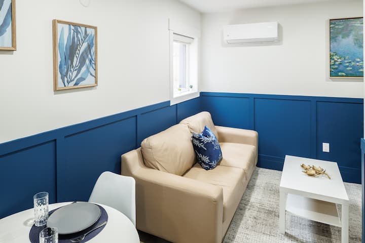 The Blue Gem: Downtown Charlottetown Apartment - Charlottetown