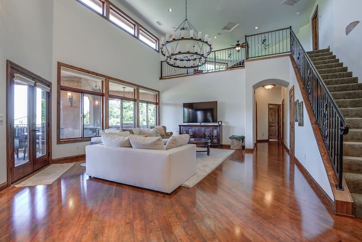 Hilltop Estate | Pool Table, Gym, Mountain Views - シャスタ, CA