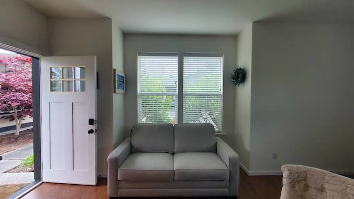 Private Guesthouse. Sleeps 4. Great Location! - Sequim, WA