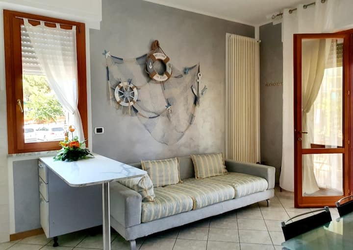Ampio Appartamento Con Giardino, Terrazzo E Mare. - Loano