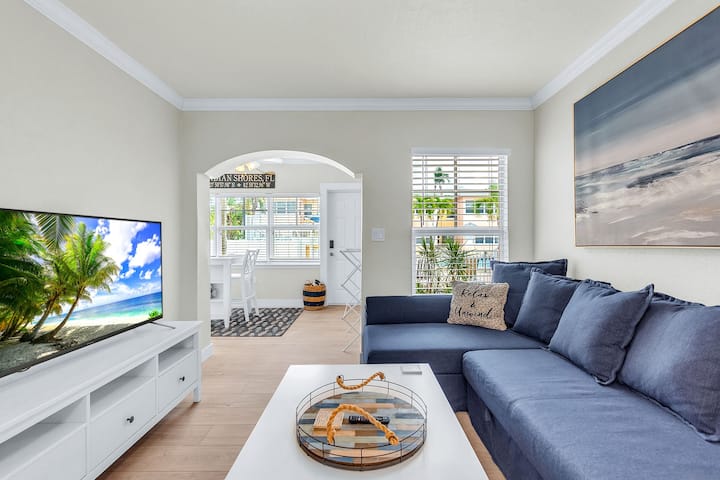 Across From Beach Access - Barefoot Beach Resort - Indian Shores, FL